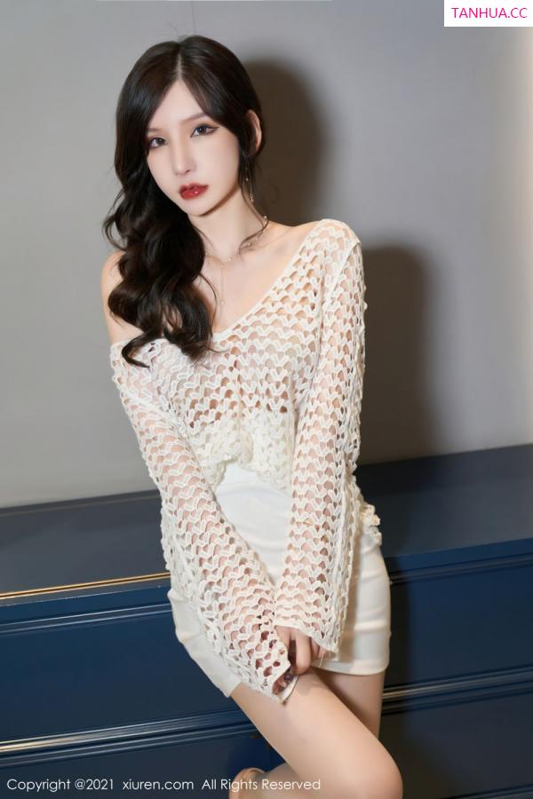 周于希dummy  魅惑女神周于希 洁白多姿的上衣第9张图片